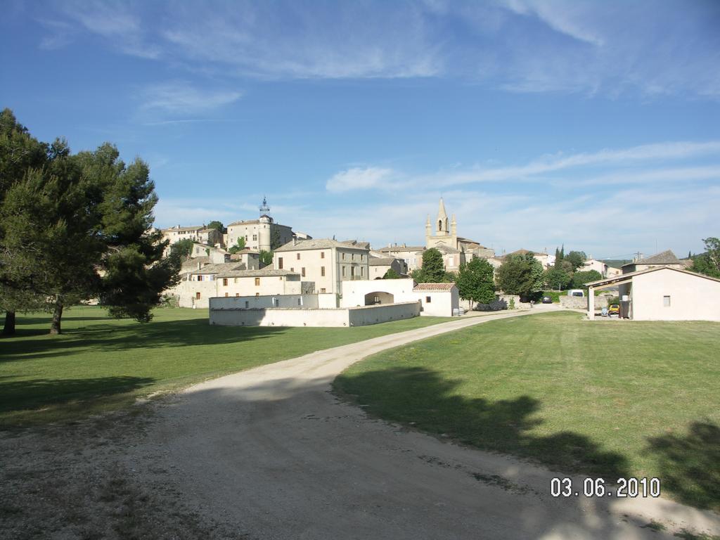 Hotel Domaine Saint Martin Valliguieres Exterior foto